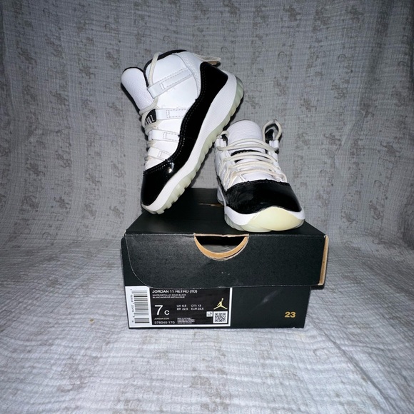 Jordan 11 Retro - Picture 1 of 3